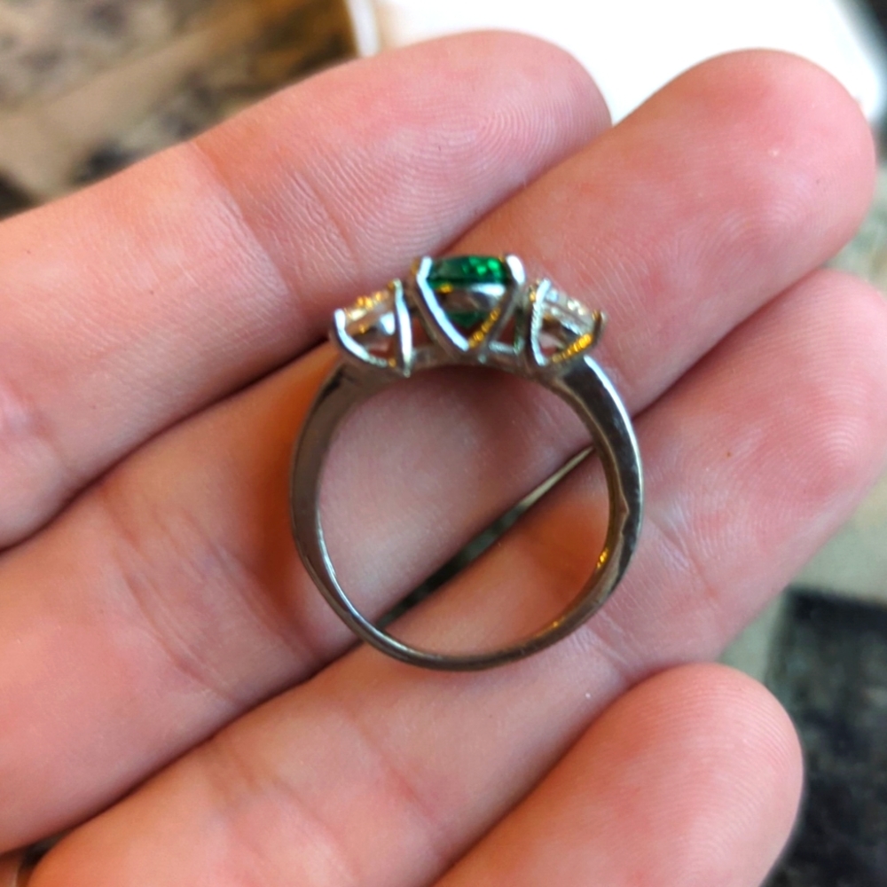Nib Emerald & Diamond Ring Size 7 - Picture 6 of 11